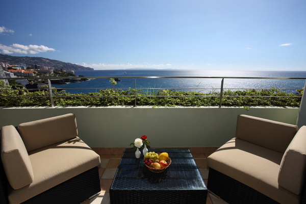 Madeira Regency Cliff
