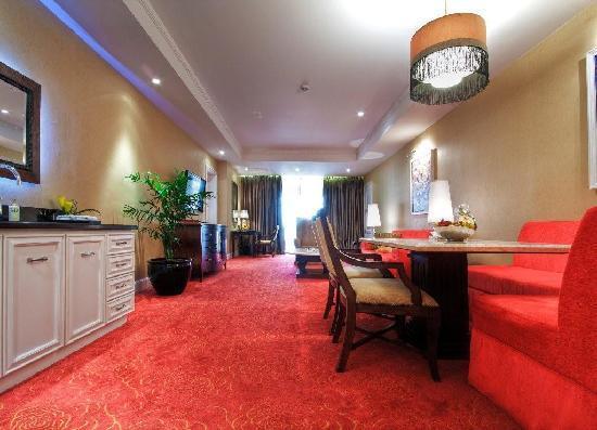 Maxims Hotel - Resorts World Manila