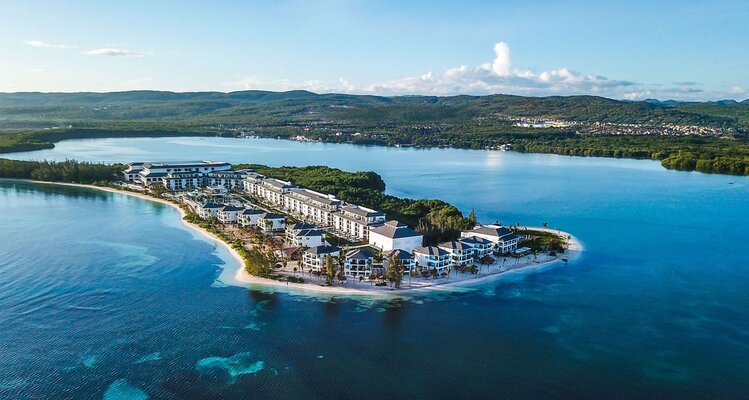 Excellence Oyster Bay