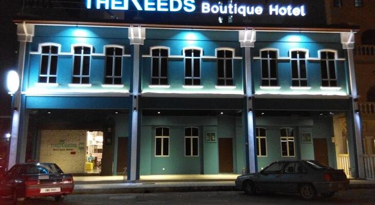 OYO 127 The Reeds Hotel