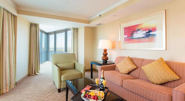 Embassy Suites by Hilton Los Angeles Glendale