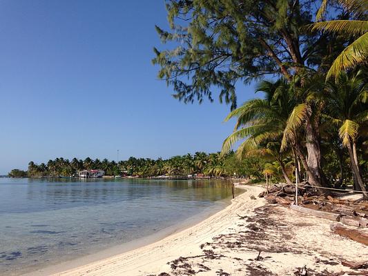 Pelican Beach Resort - South Water Caye