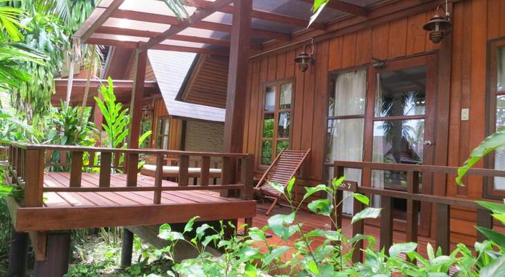 Green Papaya Resort