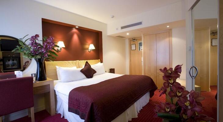Holiday Inn London - Kensington High St., an IHG Hotel