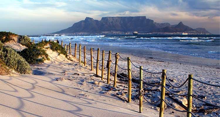 Bloubergstrand Beach