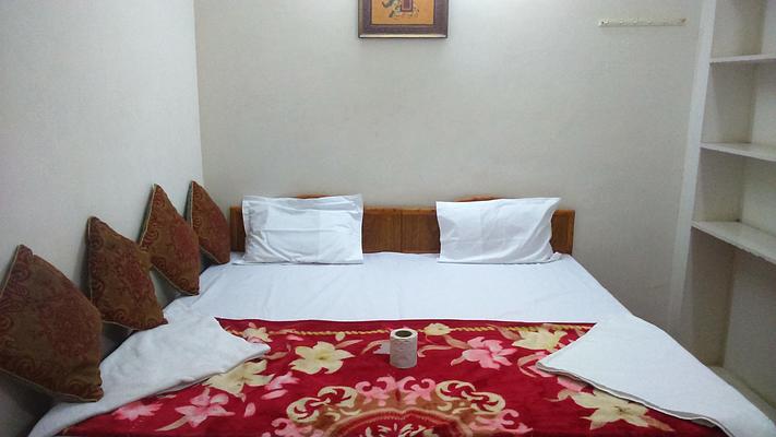 Gajanand Guest House