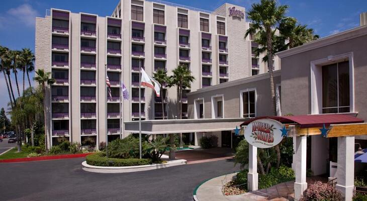 Knott's Berry Farm Hotel