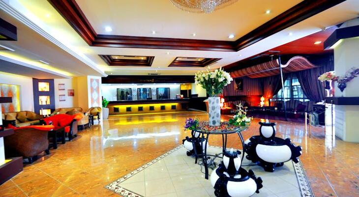 White Palace Hotel