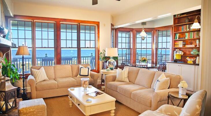 Elizabeth Pointe Lodge