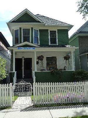 18 Ave. Uptown Mount Royal Bed & Breakfast