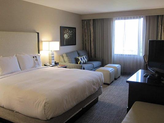 DoubleTree by Hilton Hotel Fresno Convention Center