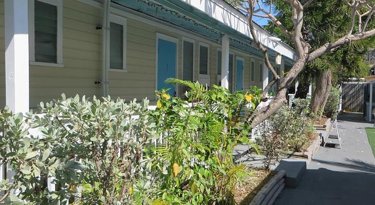 Seashell Motel & Key West Hostel