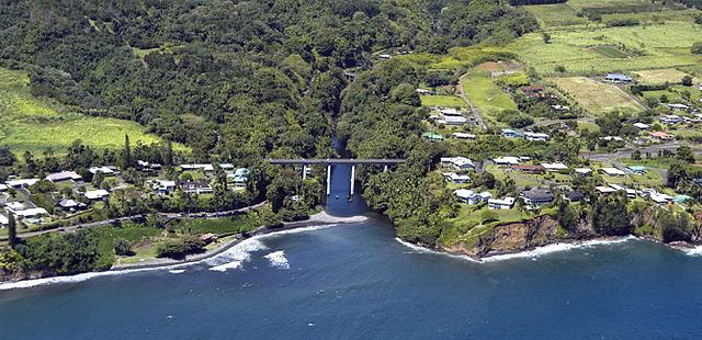 Honoli'i Beach Park