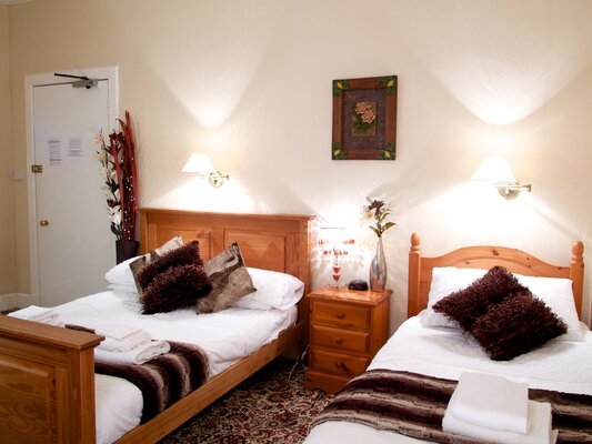 Crown Hotel Guesthouse