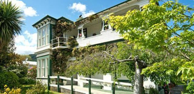 Sussex House Bed And Breakfast