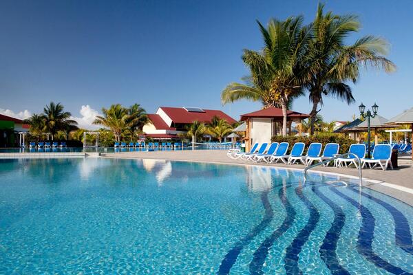 Memories Caribe Beach Resort