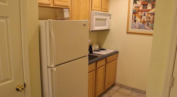 Lighthouse Resort Inn & Suites