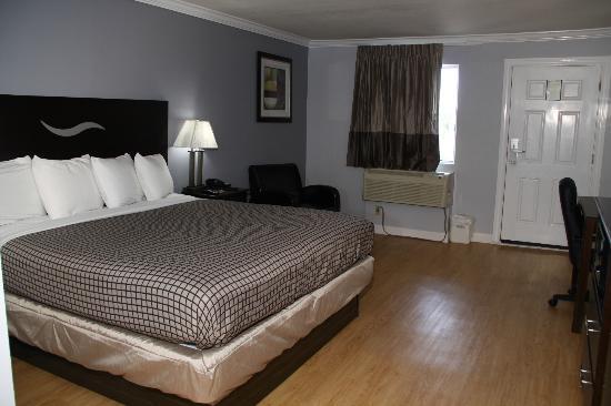 Destin Inn & Suites
