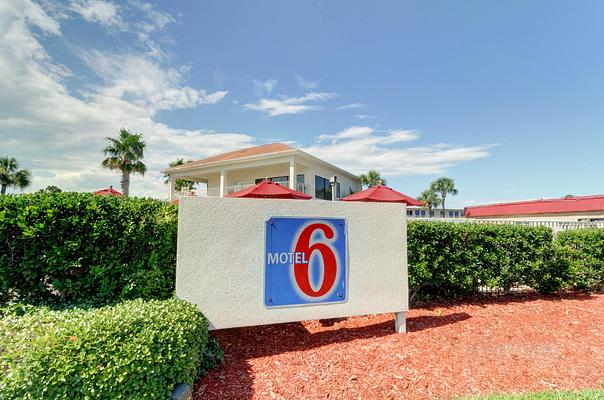 Motel 6 Destin