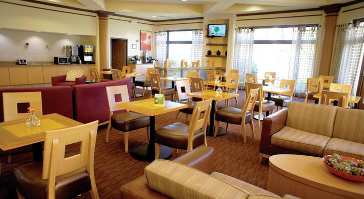 La Quinta Inn & Suites by Wyndham Memphis Primacy Parkway