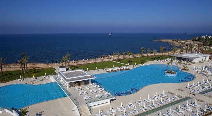 King Evelthon Beach Hotel & Resort