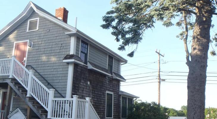 HI Hyannis Hostel