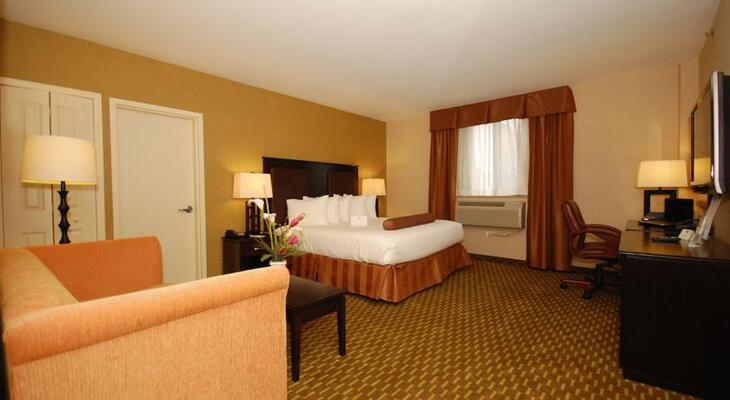 Best Western Plus Plaza Hotel