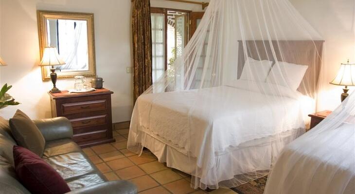 Todos Santos Inn
