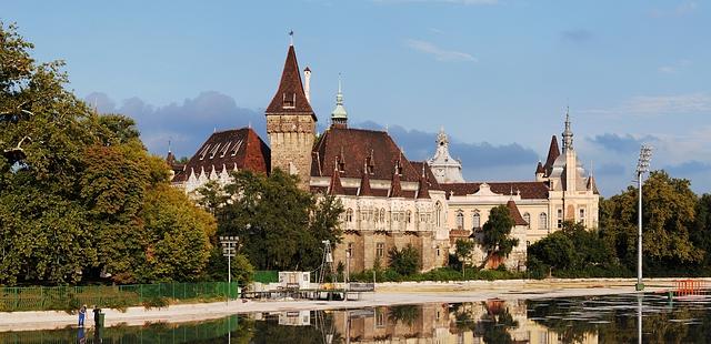 Vajdahunyad Castle (Vajdahunyadvar)