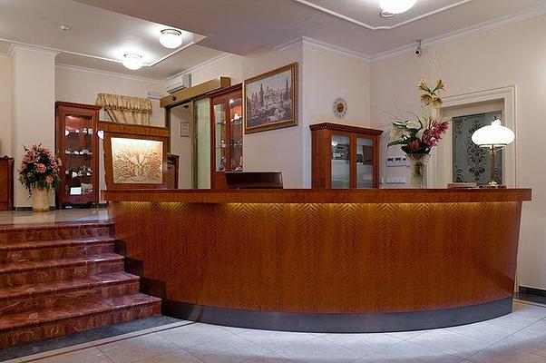 Alqush Downtown Hotel
