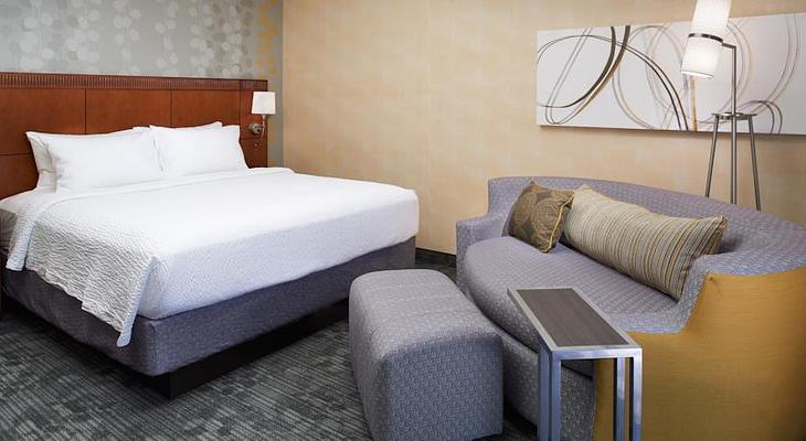 Courtyard by Marriott Detroit Dearborn