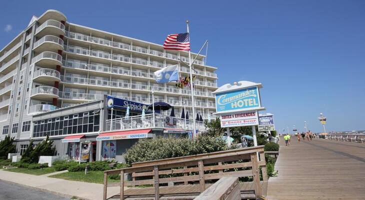 Commander Hotel & Suites