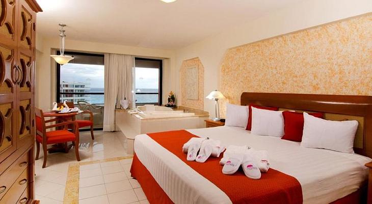 Crown Paradise Club Cancun