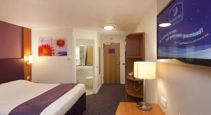 Premier Inn Cardiff City Centre (Queen Street) hotel