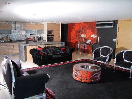 Posh Pads Apart Hotel