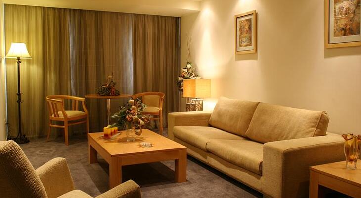 Europa Plaza Hotel