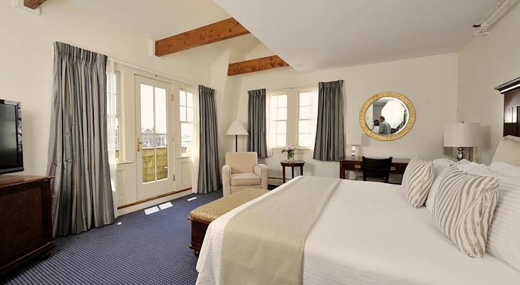 The Newport Harborside Inn