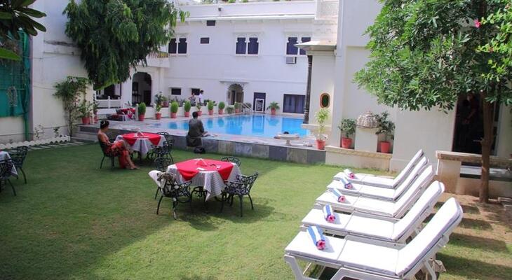 Hotel Mahendra Prakash