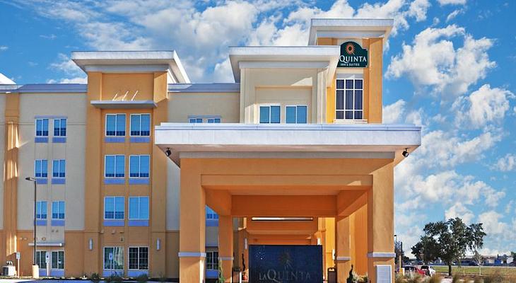 La Quinta Inn & Suites by Wyndham Dallas Love Field