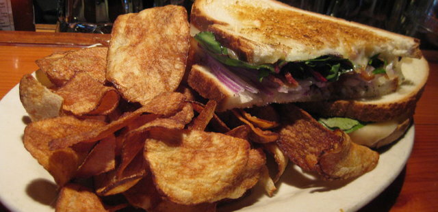 LuLu Cafe & Bar