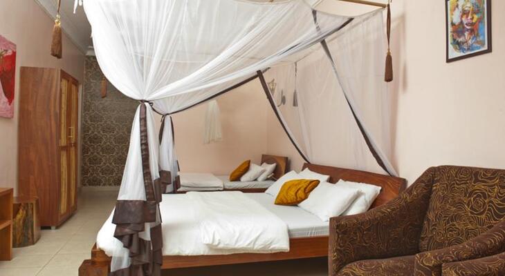 2Friends Beach Hotel