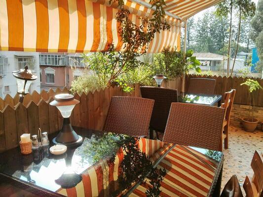 Lost Garden Guesthouse