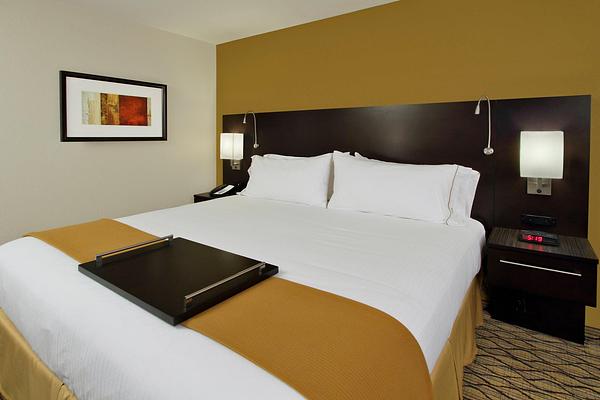 Holiday Inn Express & Suites Colorado Springs-First & Main, an IHG hotel