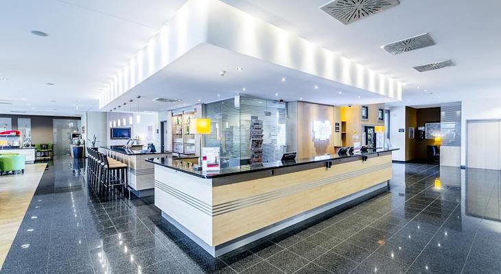 Holiday Inn Express Frankfurt - Messe, an IHG Hotel