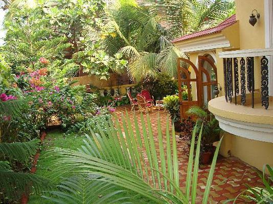 Bougainvillea Guest House Goa