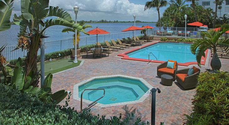 Fairfield Inn & Suites Palm Beach