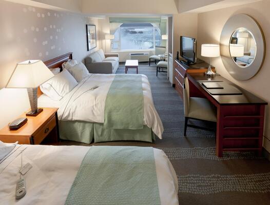 Radisson Hotel & Suites Fallsview, ON
