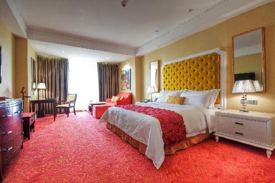 Maxims Hotel - Resorts World Manila