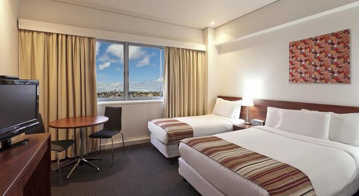 Macleay Hotel