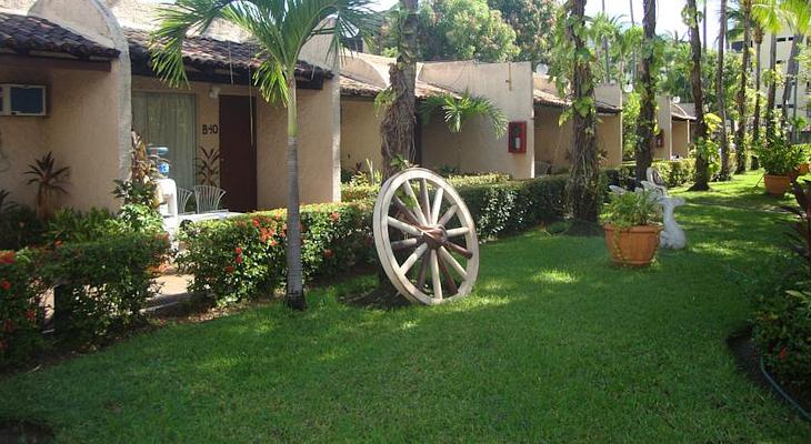 Sands Acapulco Hotel & Bungalows